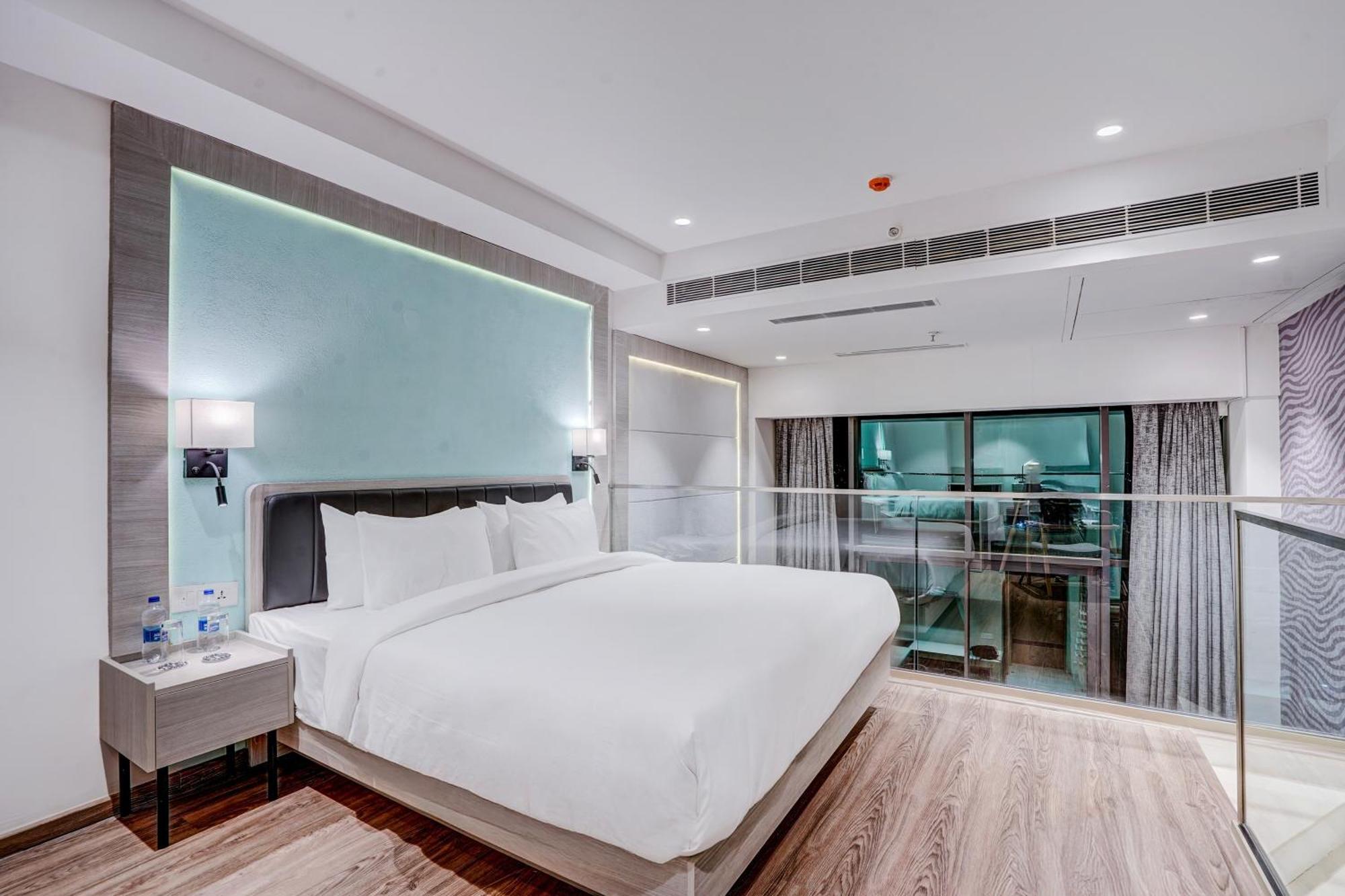 Sunday Hotels And Residences Gurgaon Zewnętrze zdjęcie