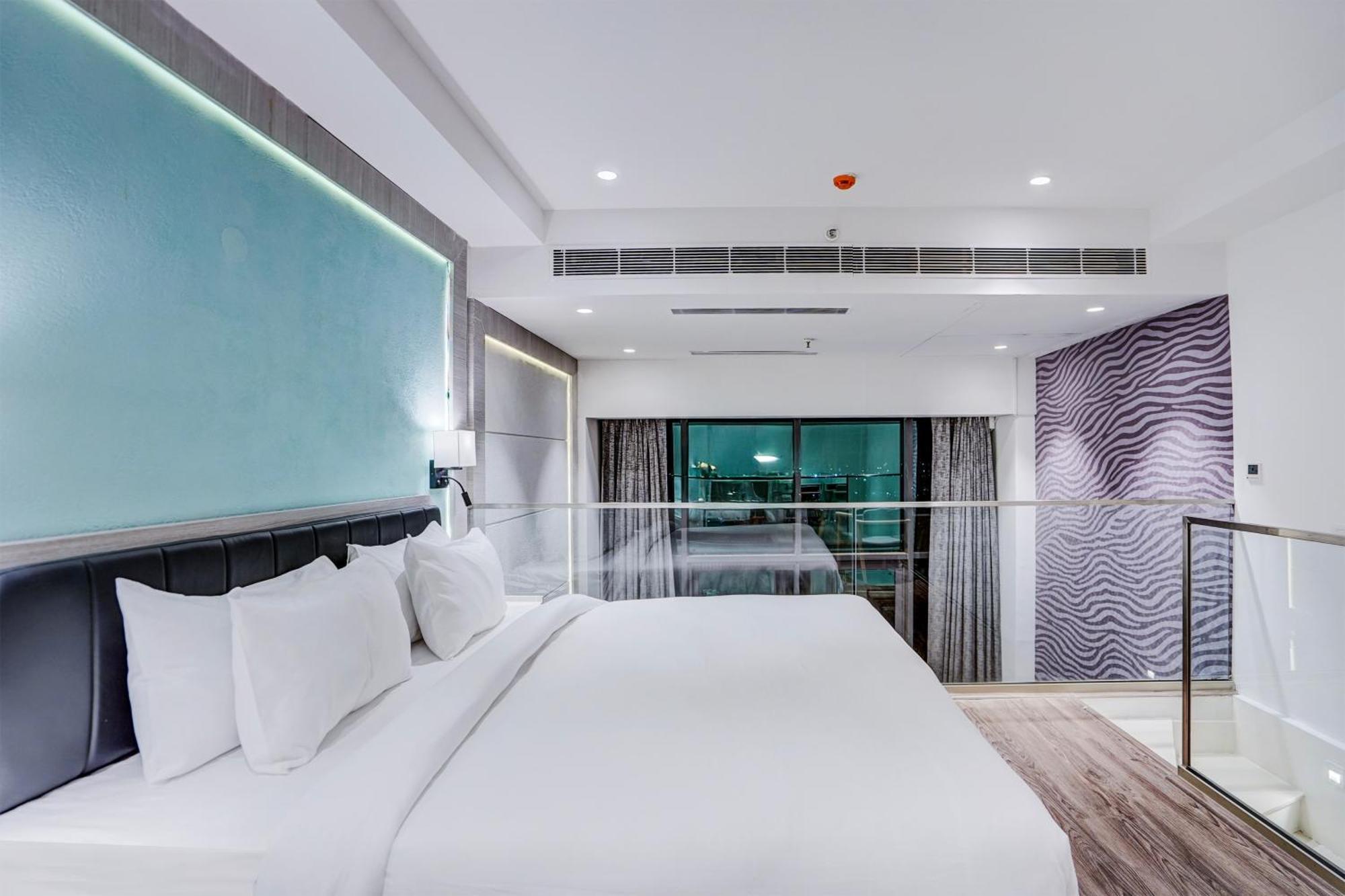 Sunday Hotels And Residences Gurgaon Zewnętrze zdjęcie