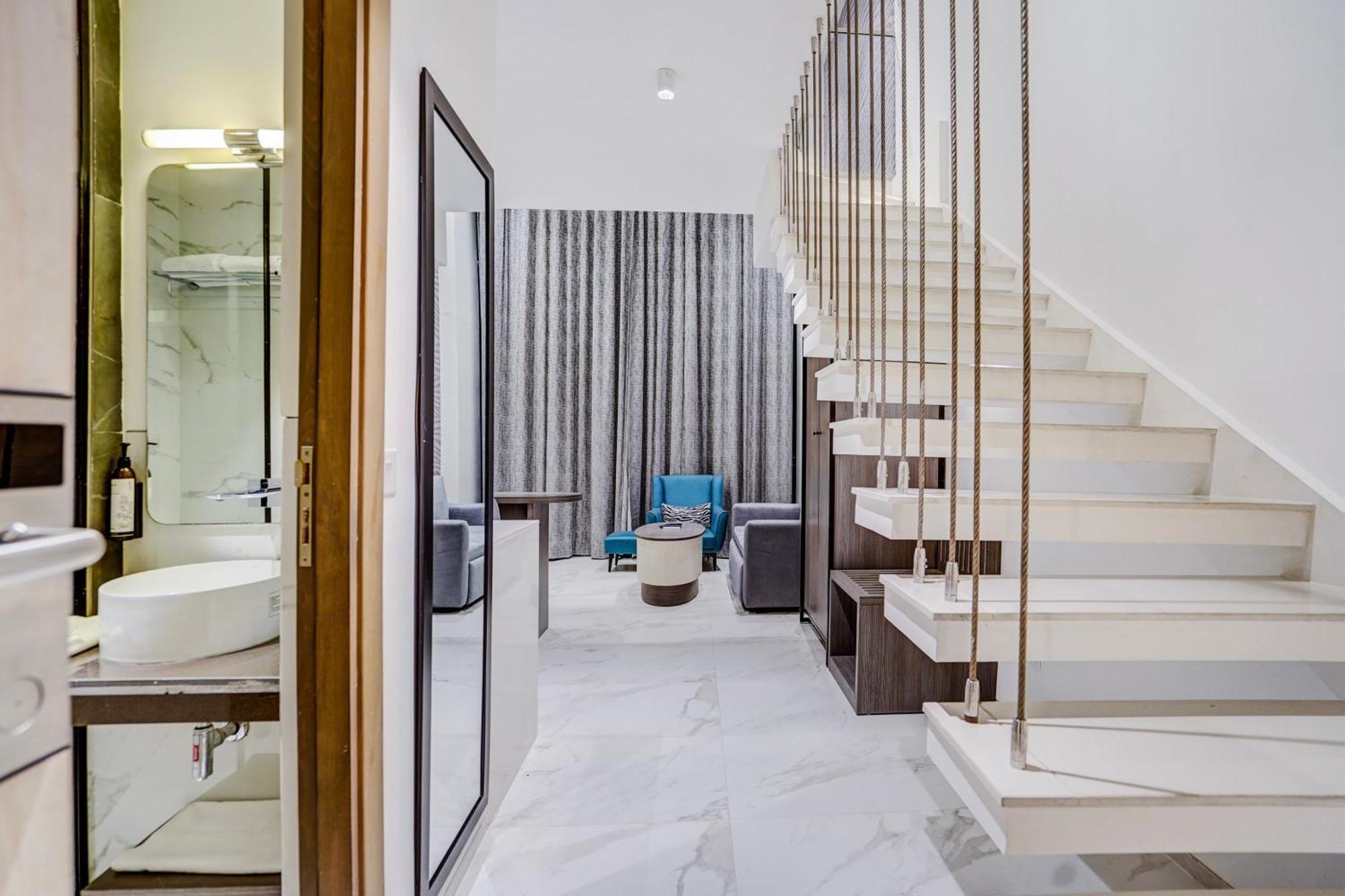 Sunday Hotels And Residences Gurgaon Zewnętrze zdjęcie
