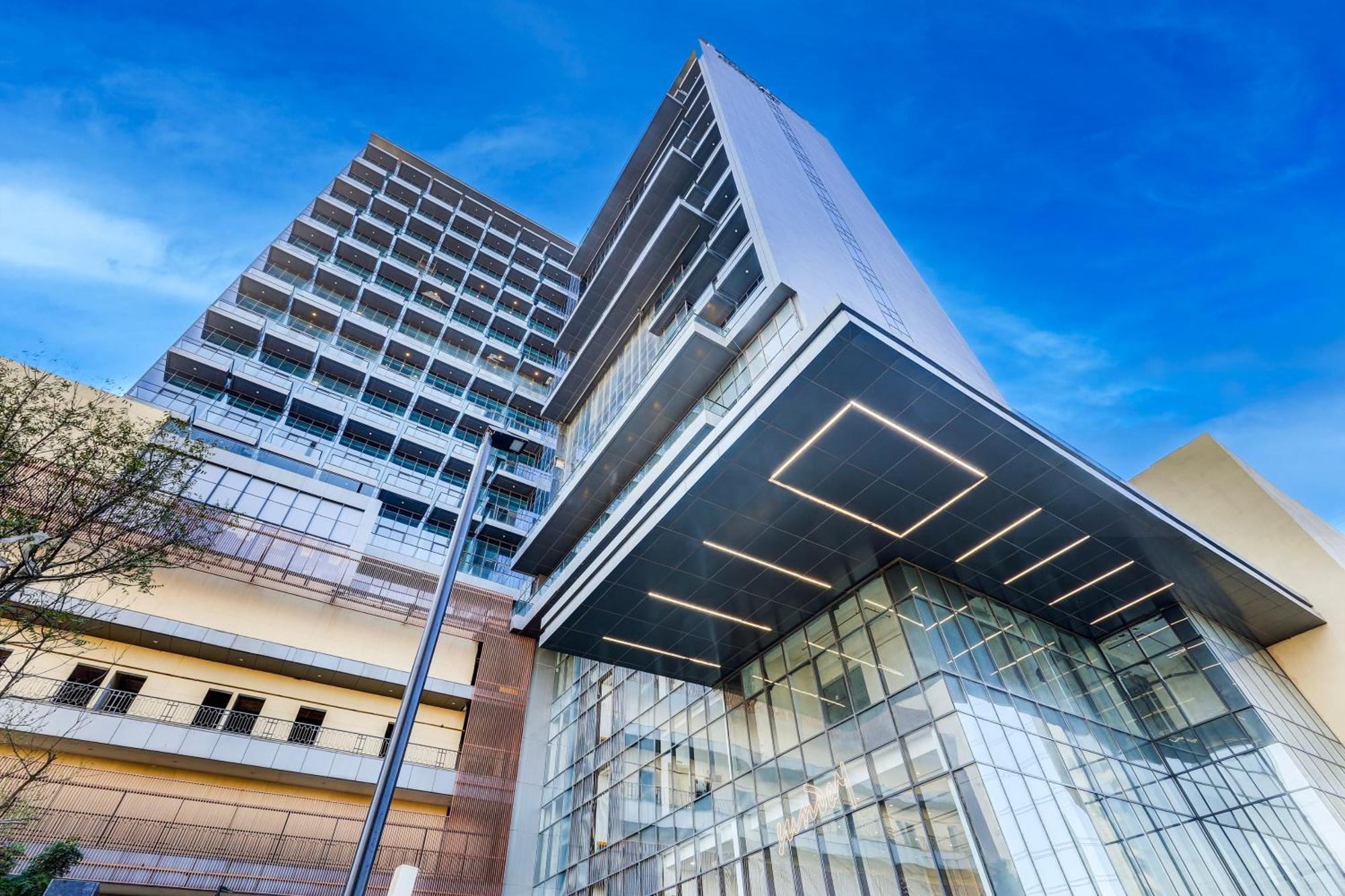 Sunday Hotels And Residences Gurgaon Zewnętrze zdjęcie