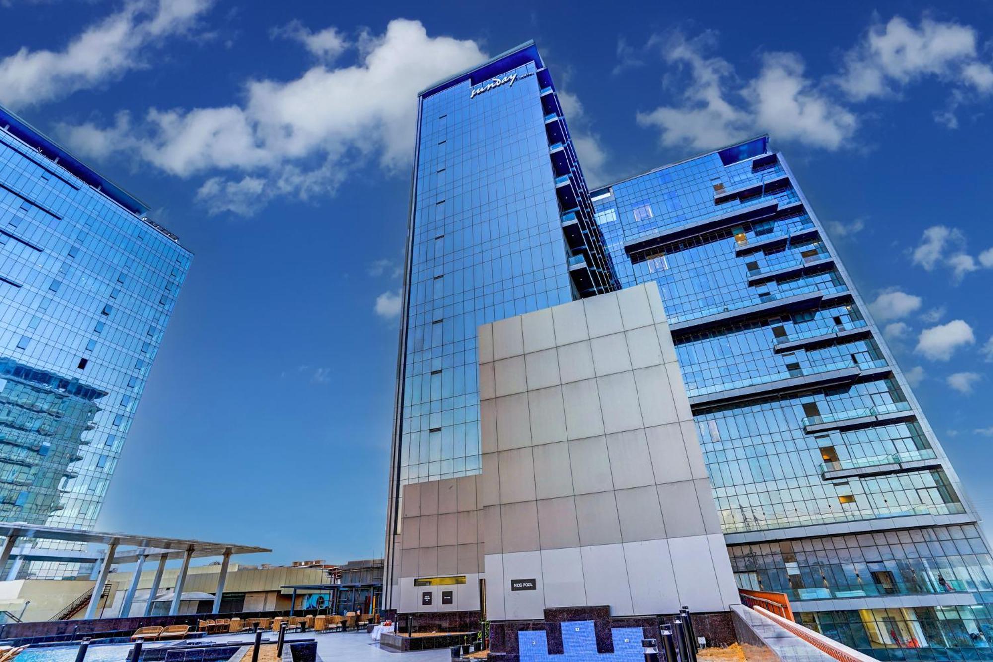 Sunday Hotels And Residences Gurgaon Zewnętrze zdjęcie