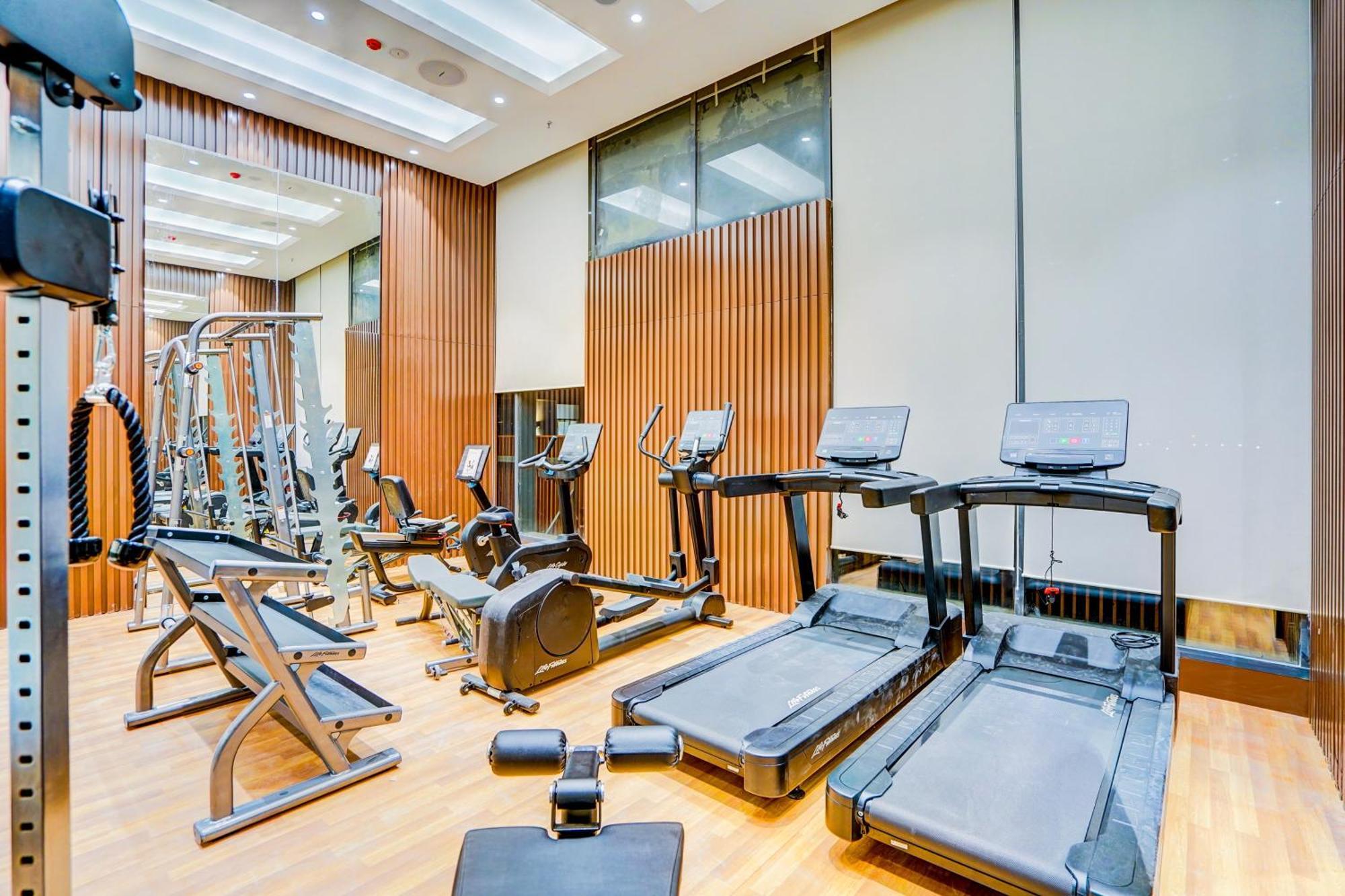Sunday Hotels And Residences Gurgaon Zewnętrze zdjęcie