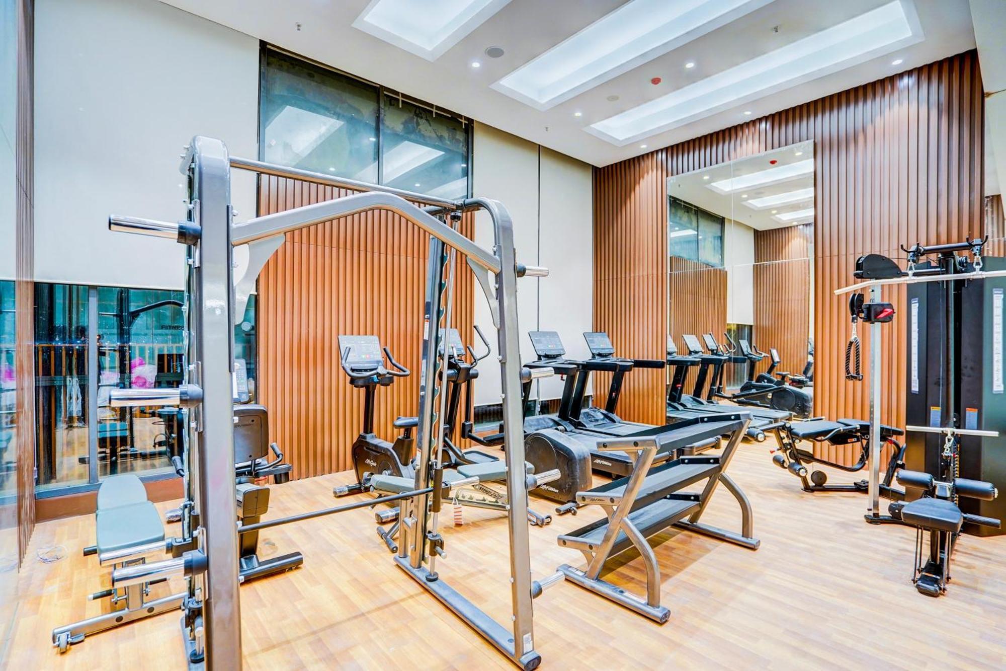 Sunday Hotels And Residences Gurgaon Zewnętrze zdjęcie