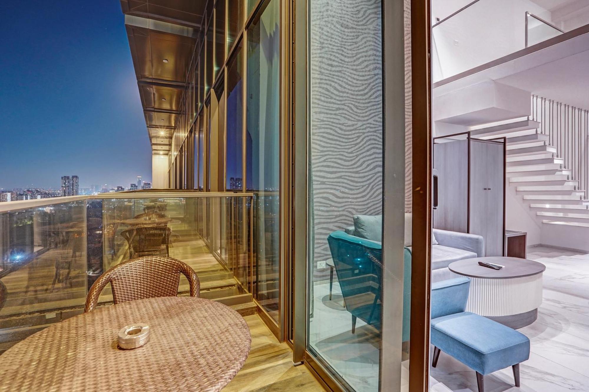 Sunday Hotels And Residences Gurgaon Zewnętrze zdjęcie