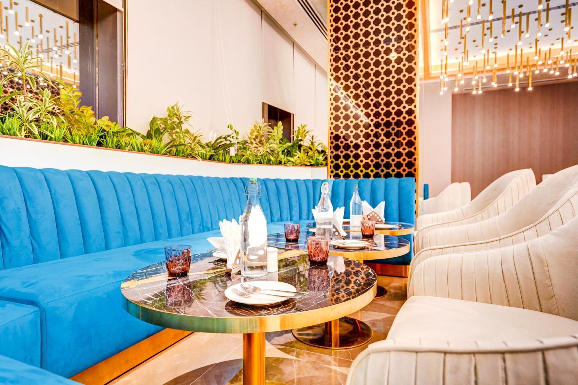 Sunday Hotels And Residences Gurgaon Zewnętrze zdjęcie