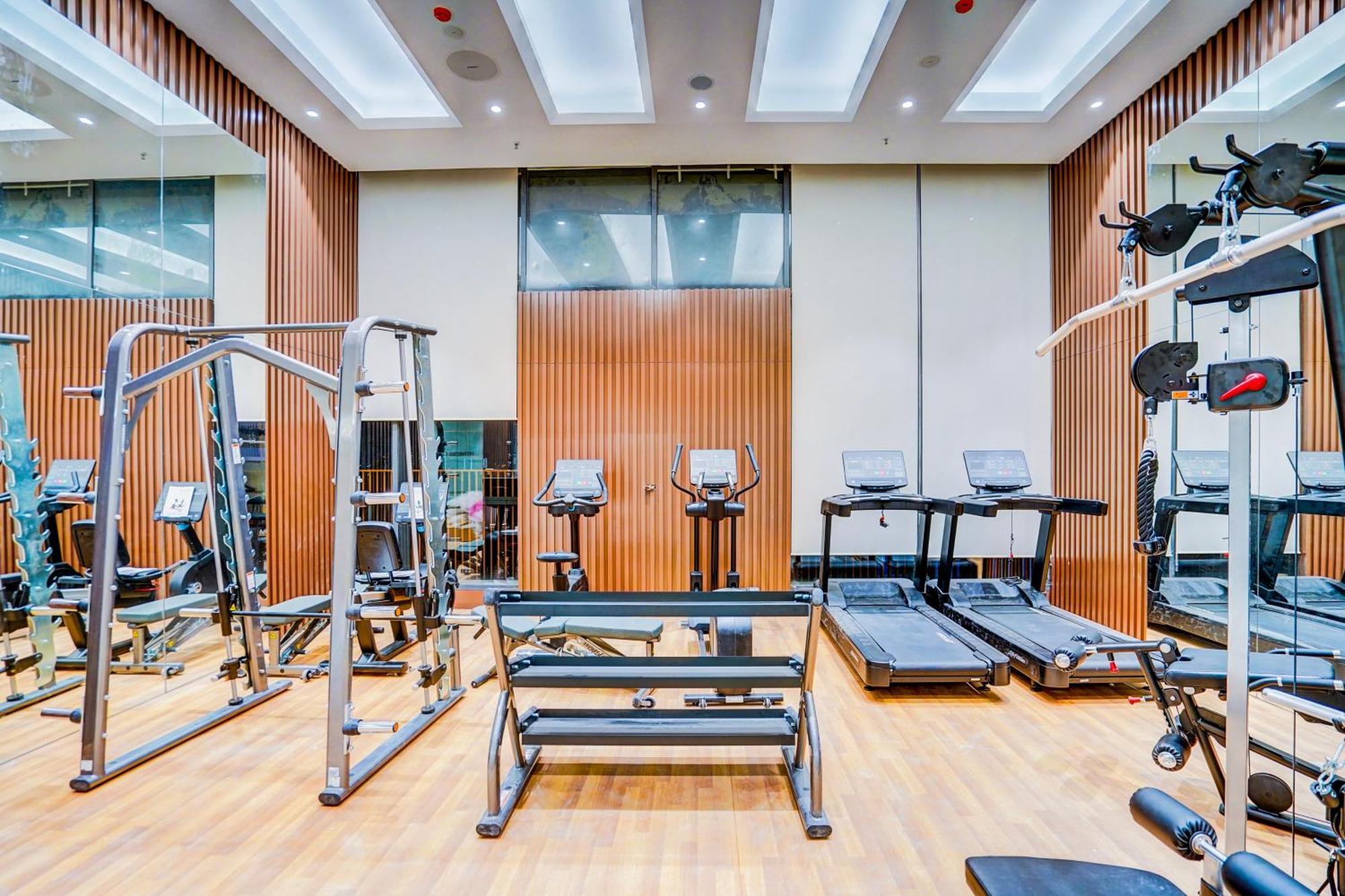 Sunday Hotels And Residences Gurgaon Zewnętrze zdjęcie