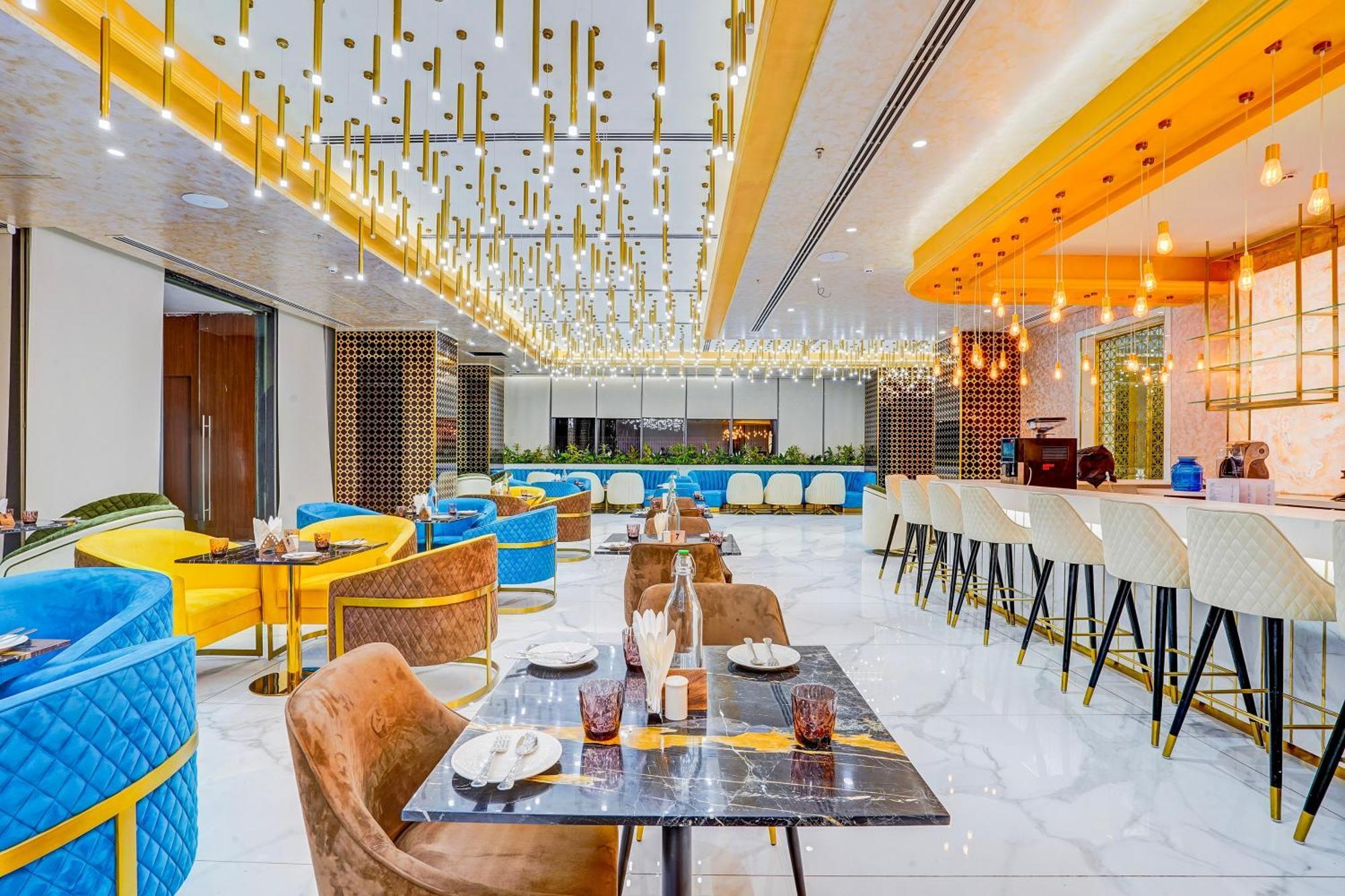 Sunday Hotels And Residences Gurgaon Zewnętrze zdjęcie