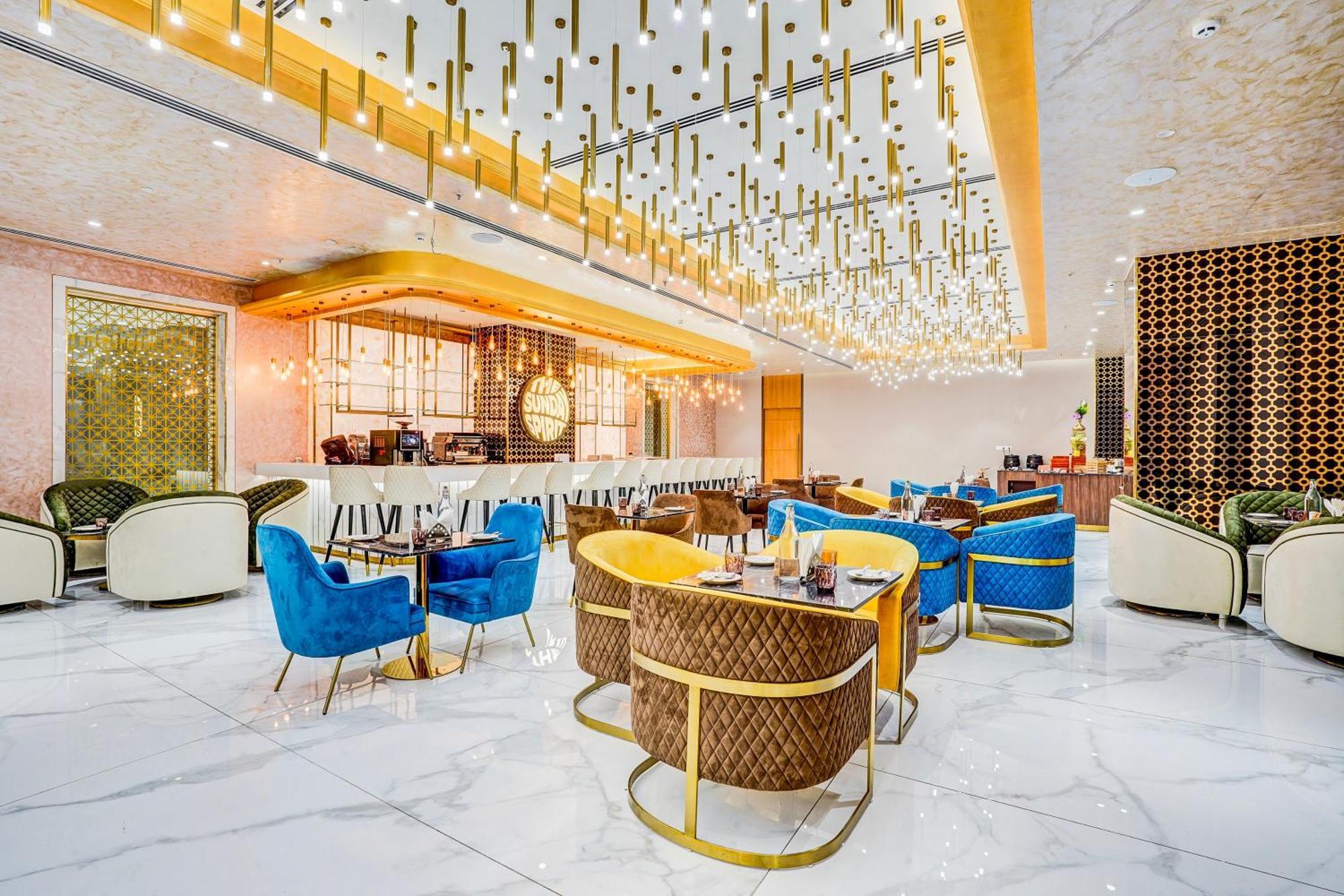 Sunday Hotels And Residences Gurgaon Zewnętrze zdjęcie