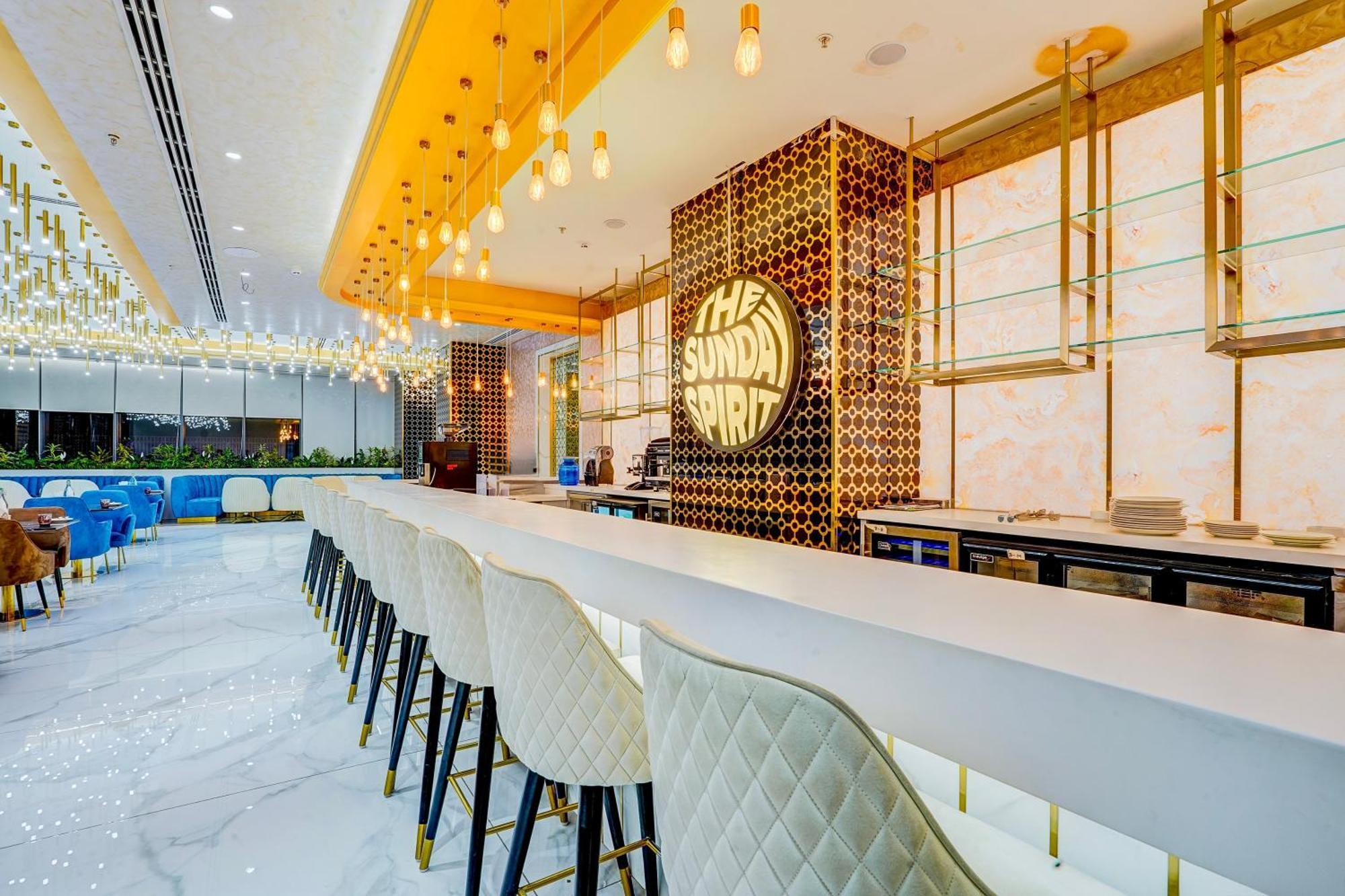 Sunday Hotels And Residences Gurgaon Zewnętrze zdjęcie