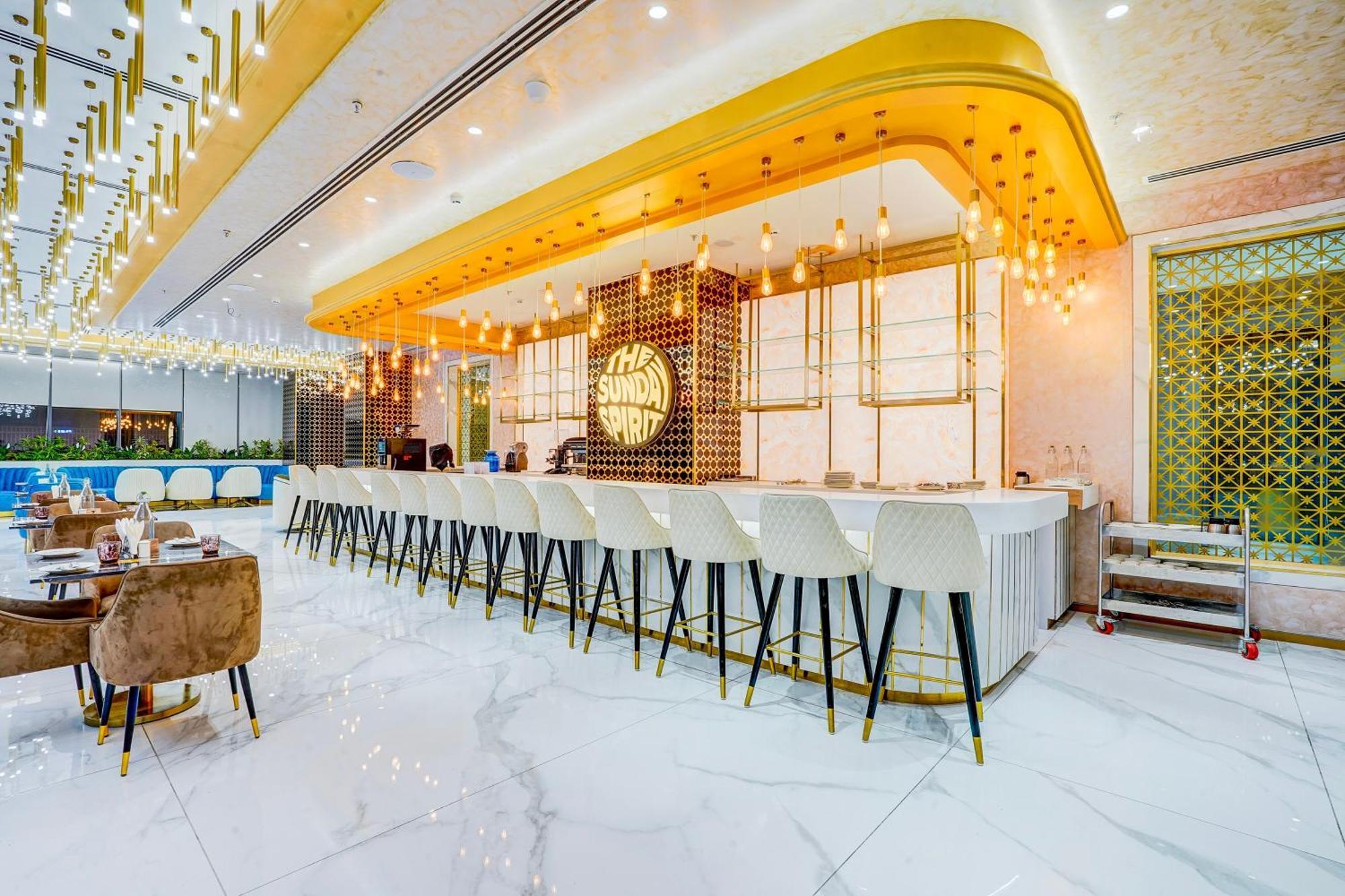 Sunday Hotels And Residences Gurgaon Zewnętrze zdjęcie