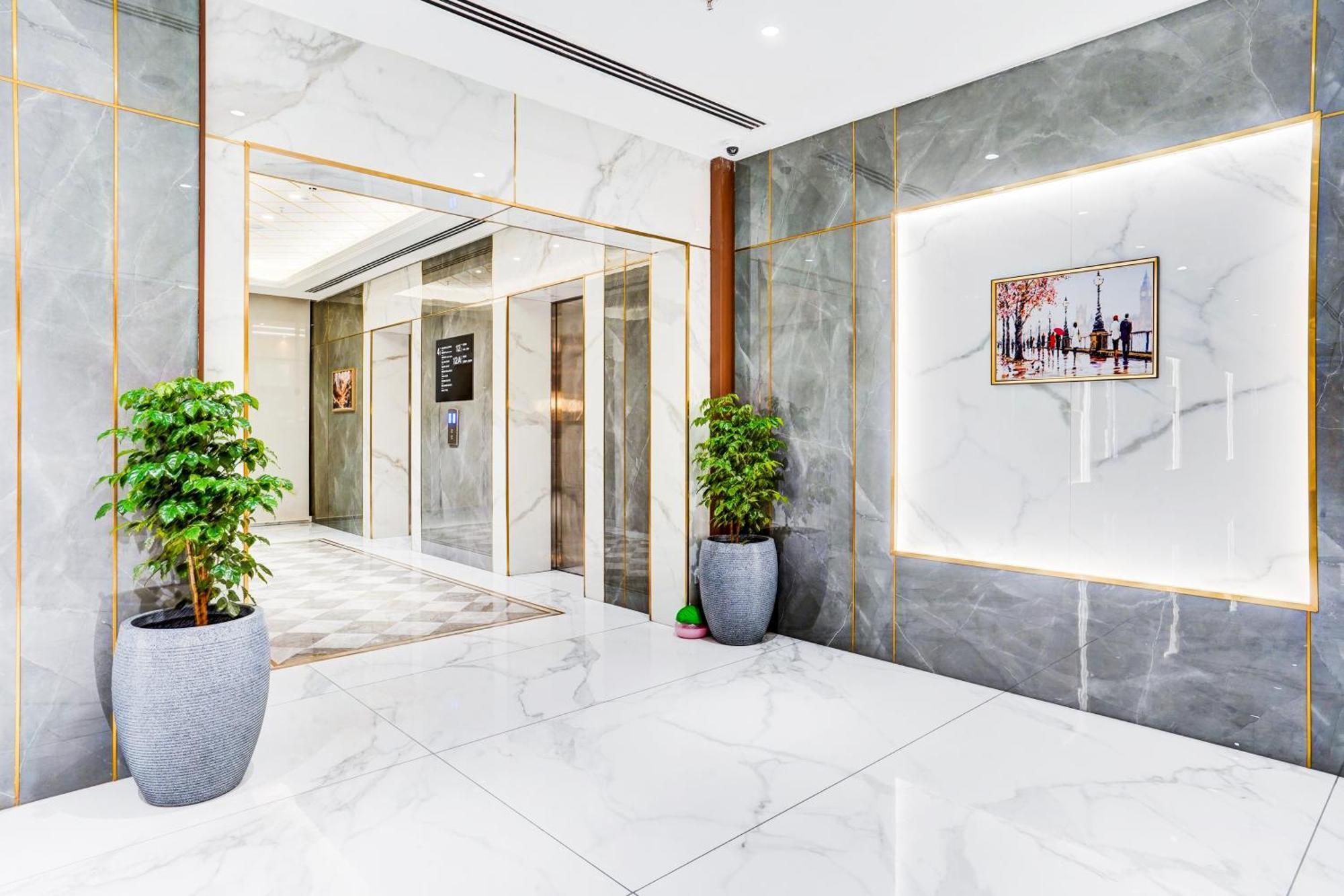 Sunday Hotels And Residences Gurgaon Zewnętrze zdjęcie