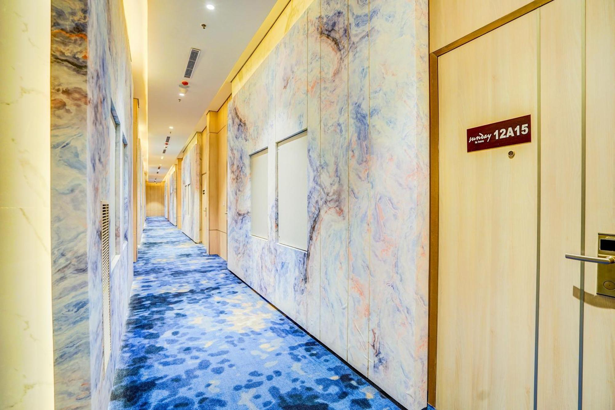 Sunday Hotels And Residences Gurgaon Zewnętrze zdjęcie