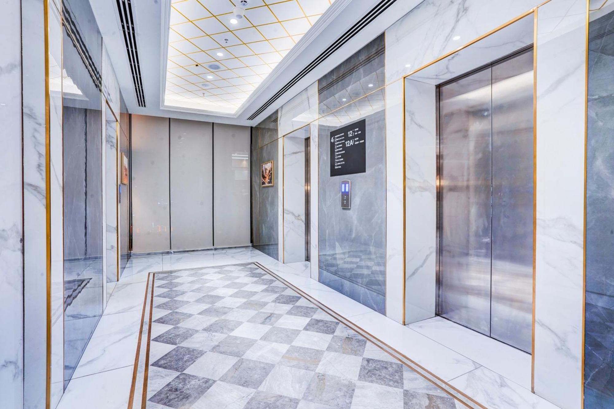 Sunday Hotels And Residences Gurgaon Zewnętrze zdjęcie